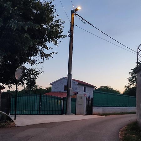 Villa Lita Pazin Luaran gambar